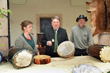 Auf seinem Hoffest konnte Helmut Brunner im wahrsten Sinne des Wortes fr die Landwirtschaft trommeln