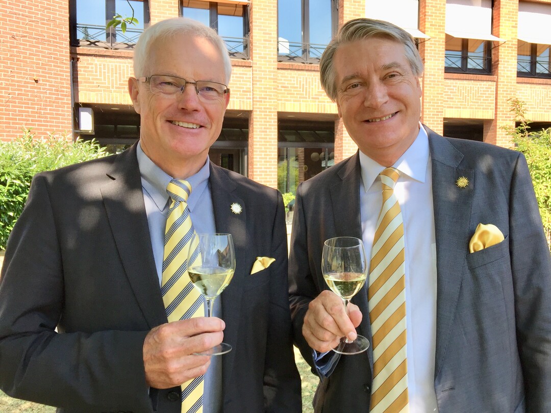 Zuversichtlich: Vorstand Eckart Escher (l.) und Vorstandsvorsitzender Dr. Peter Schuster (r.).
