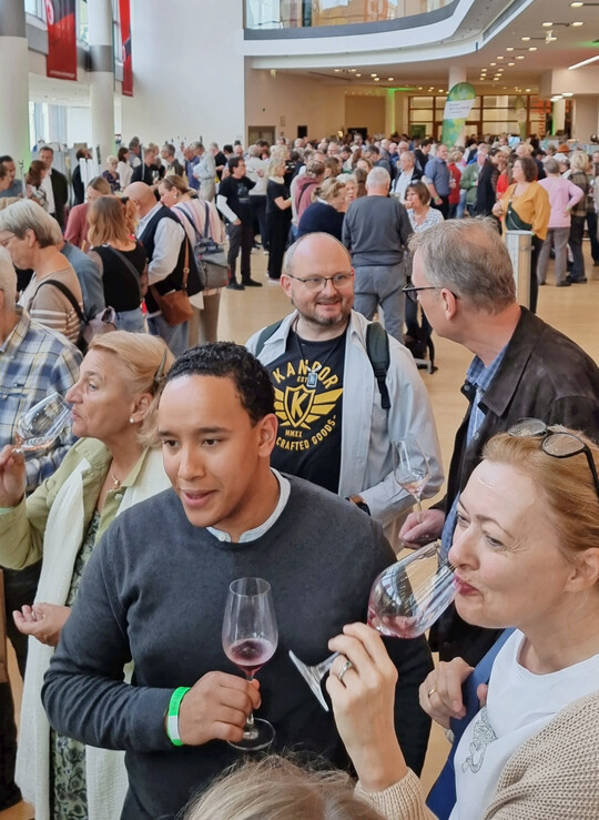 Mit rund 1700 Besuchern an zwei Tagen feierten die Baden-Wrttemberg Classics in Duisburg ein starkes Comeback.