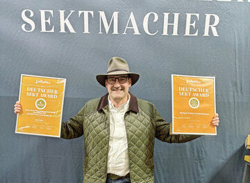 Auf der ProWein in Dsseldorf erhielt Martin Steinmann nicht nur eine Urkunde fr den besten Ros-Sekt, sondern wurde auch als Sekt-Erzeuger des Jahres ausgezeichnet. 