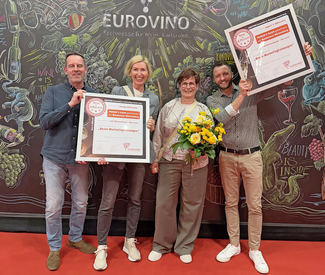 Die glcklichen Gewinner: Horst Reuschle (Prokurist Weinheimat Wrttemberg), Stefanie Hemmann (Geschftsfhrerin Prinzip E), Kirsten Hechler (Geschftsfhrerin Prinzip E) und Patrick Hilligardt (Vorstandssprecher Weinheimat Wrttemberg).