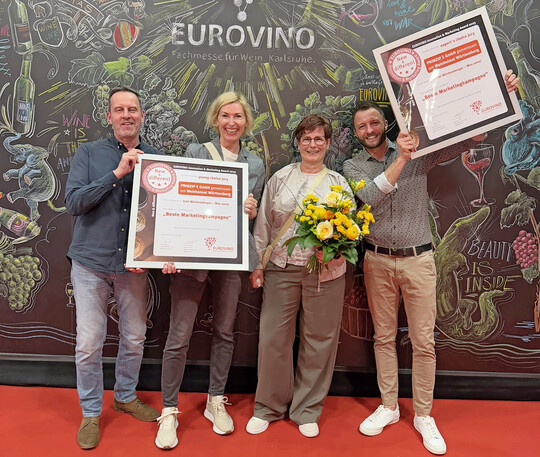 Die glcklichen Gewinner: Horst Reuschle (Prokurist Weinheimat Wrttemberg), Stefanie Hemmann (Geschftsfhrerin Prinzip E), Kirsten Hechler (Geschftsfhrerin Prinzip E) und Patrick Hilligardt (Vorstandssprecher Weinheimat Wrttemberg).