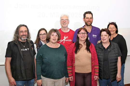 Der neue Vorstand (v. l.): Thomas Zimber, Brigitte Kretschmer, Regina Jenne, Sebastian Paulus, Katrin Bramm, Stefan Zwinz, Barbara Schwemmle und Heike Roensch. 