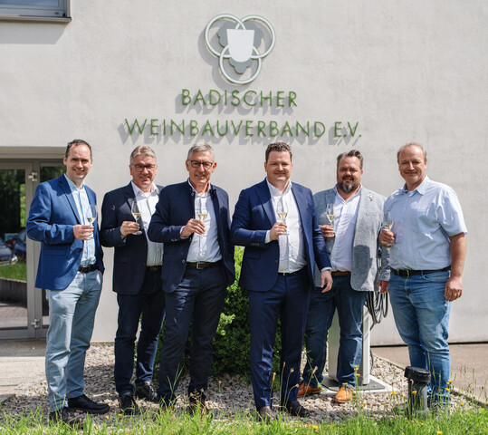 Das neu gewhlte Prsidium des Badischen Weinbauverbandes (v. l.) Martin Schmidt, Thomas Walz, Prsident Rainer Zeller, Geschftsfhrer Holger Klein, Stephan Danner und Marcus Mller.
