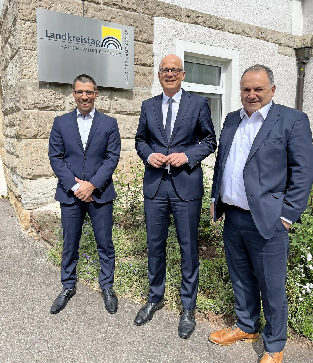 Austausch auf Leitungsebene (v. l.): Dr. Hermann Morast (Geschftsfhrer Weinbauverband Wrttemberg), Prof. Dr. Alexis v. Komorowski (Hauptgeschftsfhrer des Landkreistags Baden-Wrttemberg) und Dietrich Rembold (Weinbauprsident Wrttemberg). 