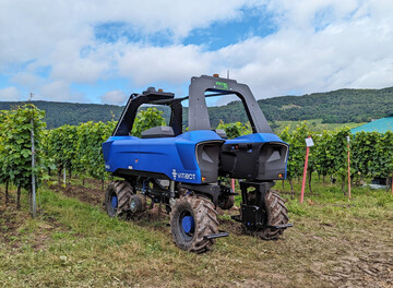 Der Bakus von der Firma Vitibot ist ein vollelektrischer autonomer Weinbauroboter, der sich besonders fr Pflanzenschutzmanahmen eignet.