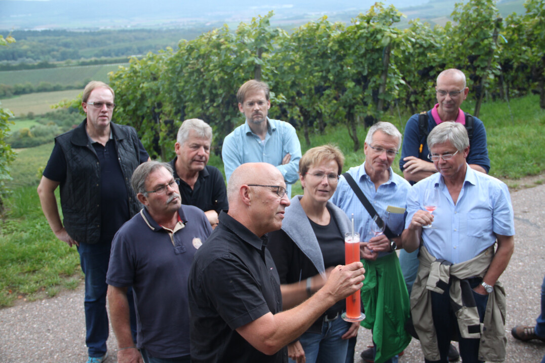 Ziel des Lehrgangs ist die Qualifizierung von weinkompetenten Gstefhrern fr die Weinregion Wrttemberg.
