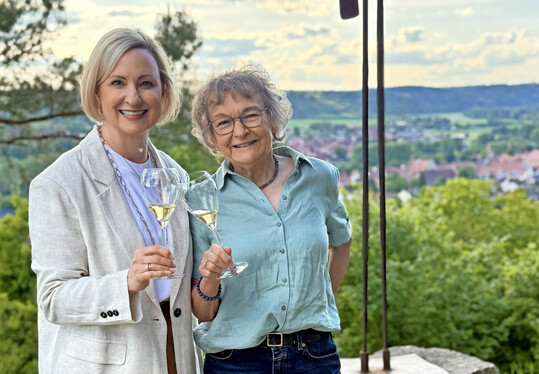 Dr. Gabriele Brendel (rechts) und Heike Philipp wurden als Sprecherinnen der frnkischen Regionalgruppe wiedergewhlt.