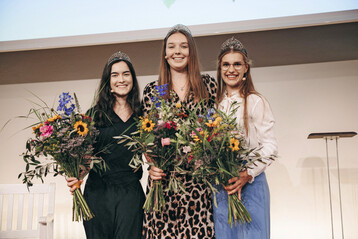 Die badischen Weinhoheiten 2025: Laura Mnscher (links), Tina Glur (Mitte) und Hannah Spraul (rechts).