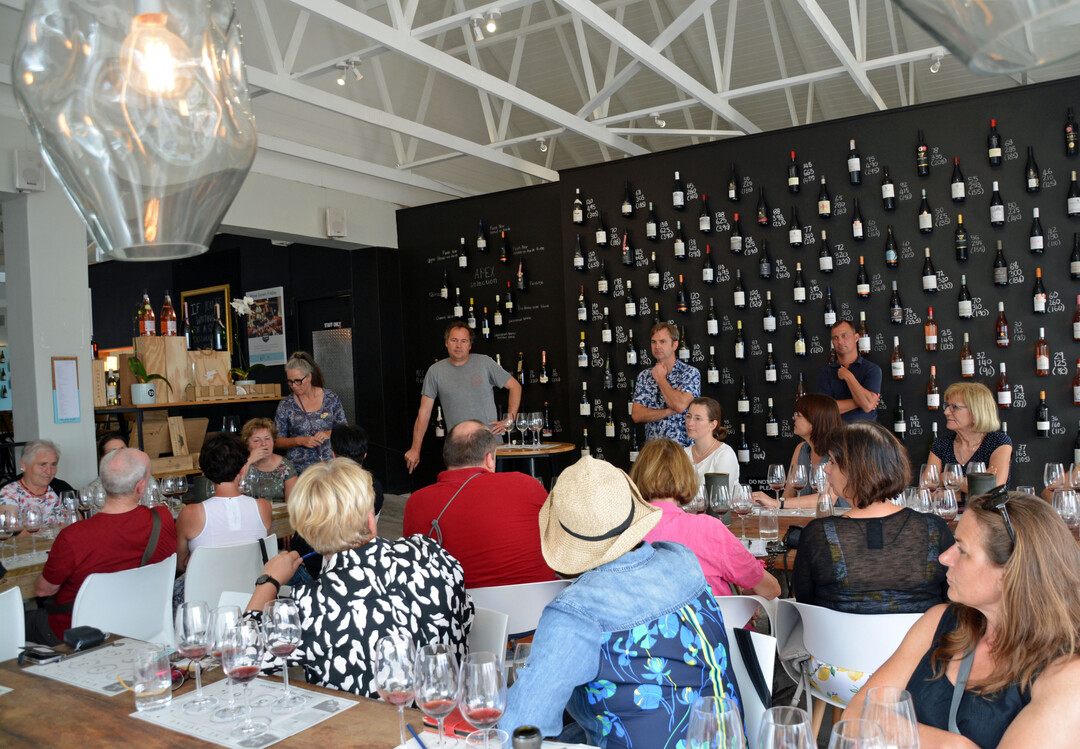 Im Wine Glass in Hermanus gibt es viele Weine der regionalen Erzeuger. 
