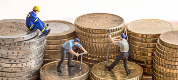 Arbeit wird teurer: Noch bis 2027 erhöht sich die Lohnuntergrenze in Deutschland stufenweise.