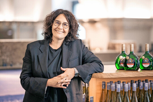 Aufstieg von der Praktikantin zur Weingutsleiterin: Lang bevor sie ans Ruder kam, hat die Bambergerin Tanja Strtz im Juliusspital ihre Spuren hinterlassen.