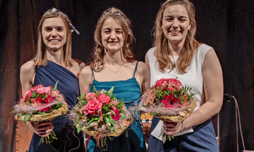 Weinprinzessin Manuela Breitmayer, Weinknigin Natalie Schfter und Weinprinzessin Anna Maria Joos (im Bild von links) reprsentieren im kommenden Jahr Wrttembergs Weine und seine Winzerinnen und Winzer. 