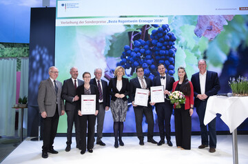 Die Preistrger sind das Weingut Haberkern aus Baden-Wrttemberg, das Weingut Bungert-Mauer aus Rheinland-Pfalz und die Winzergenossenschaft Kallstadt, ebenfalls aus Rheinland-Pfalz. 