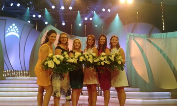 Die sechs Finalistinnen (von links): Clarissa Peitz (Nahe), Louisa Follrich (Rheingau), Anja Antes (Hessische Bergstrae), Lena Endesfelder (Mosel), Christina Schneider (Franken) und Mara Walz (Wrttemberg)