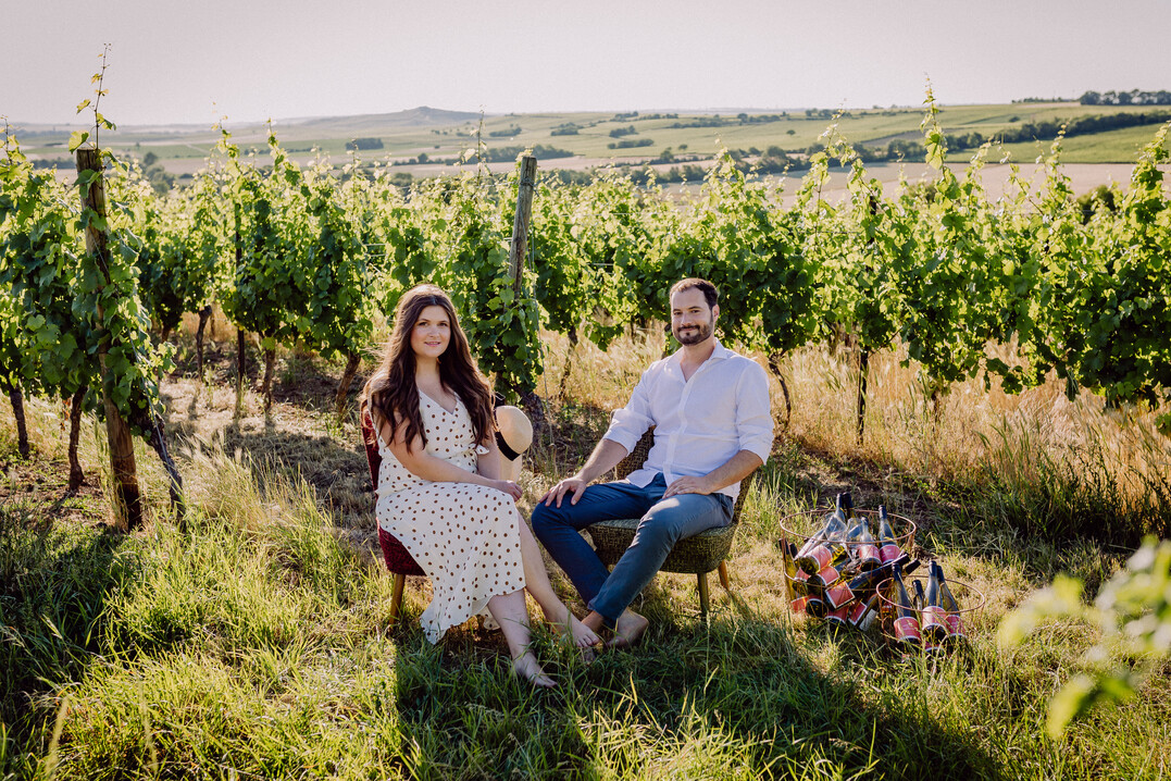 Ina-Johanna Becker aus Hillesheim in Rheinhessen und Torsten Proschwitz aus Riesa in Sachsen haben einen gemeinsamen Wein kreiert.