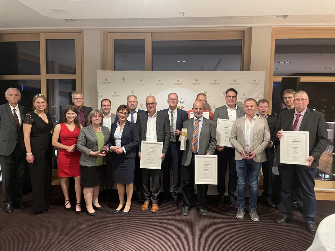 Staatssekretrin Sabine Kurtz MdL und Weinbauprsident Hermann Hohl bergaben in
Heilbronn die Ehren- und Staatsehrenpreise der Landesweinprmierung Wrttemberg.  
