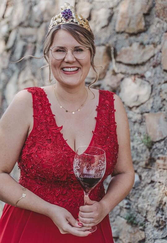 Katja Hermann ist die neue Ahrweinknigin 2023/2024.