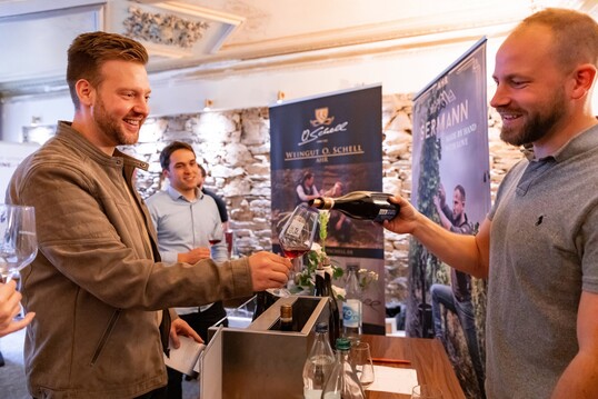 Lukas Sermann vom Weingut Sermann, das erstmals in der Kategorie Kultwein den Siegerwein stellte.