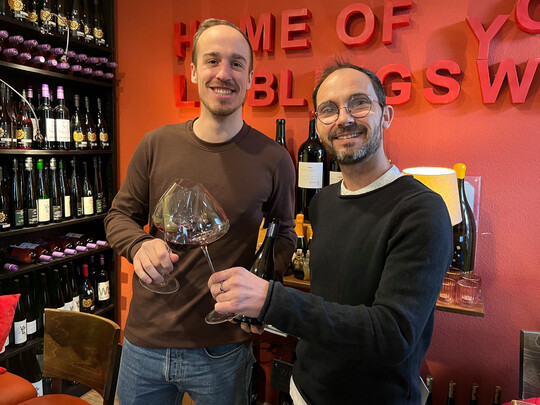 Silvio Nitzsche (rechts) zieht sich aus der Weinkulturbar in Dresden zurck. Patrick Nitsche ist sein Nachfolger.
