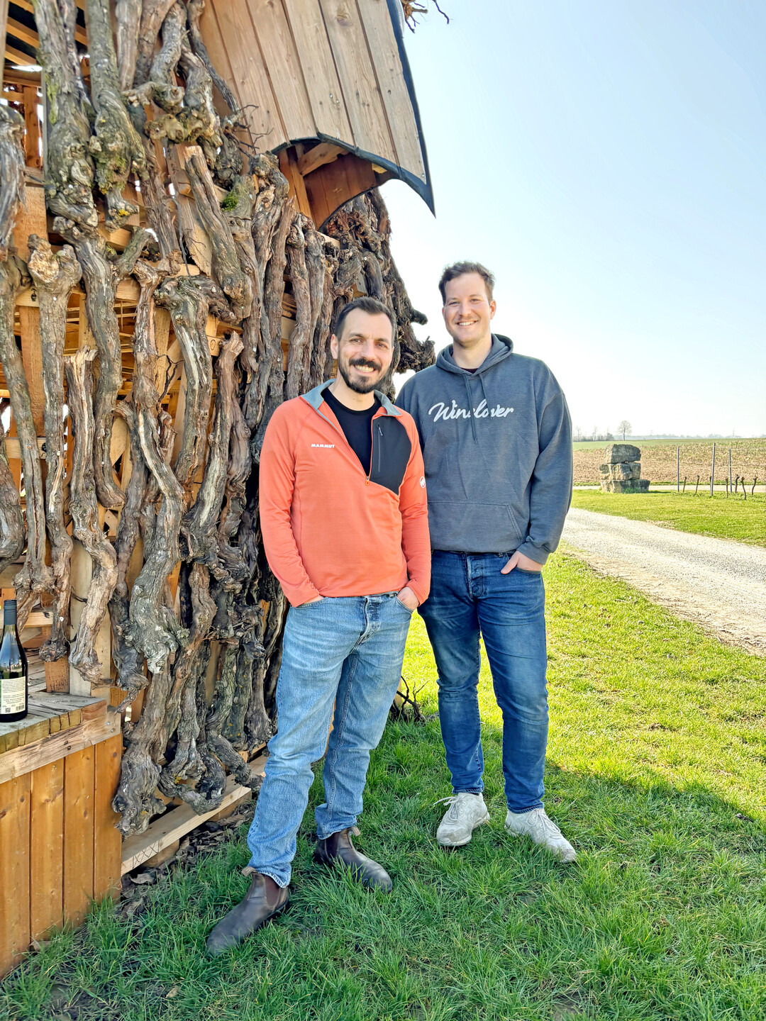 Gut gelaunte Anpacker: Christoph Golter (links) und Moritz Ocker sind im Job bereits ein erprobtes Team. Nun will das Duo W�rttembergs Jungwinzerschaft durch ungewisse Zeiten f�hren.