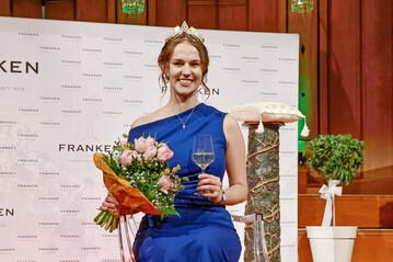 Die 68. Fränkische Weinkönigin heißt Angelina Seiler.