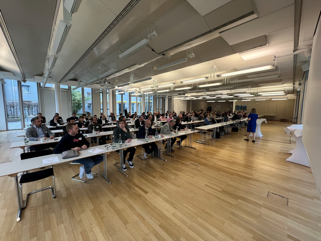 Beim Wine Camp in Karlsruhe haben rund 130 Vorstnde, Kellermeister und Aufsichtsrte von mehr als 50 Winzer- und Weingrtnergenossenschaften mit Vertretern aus Politik, Wissenschaft und Wirtschaft diskutiert.