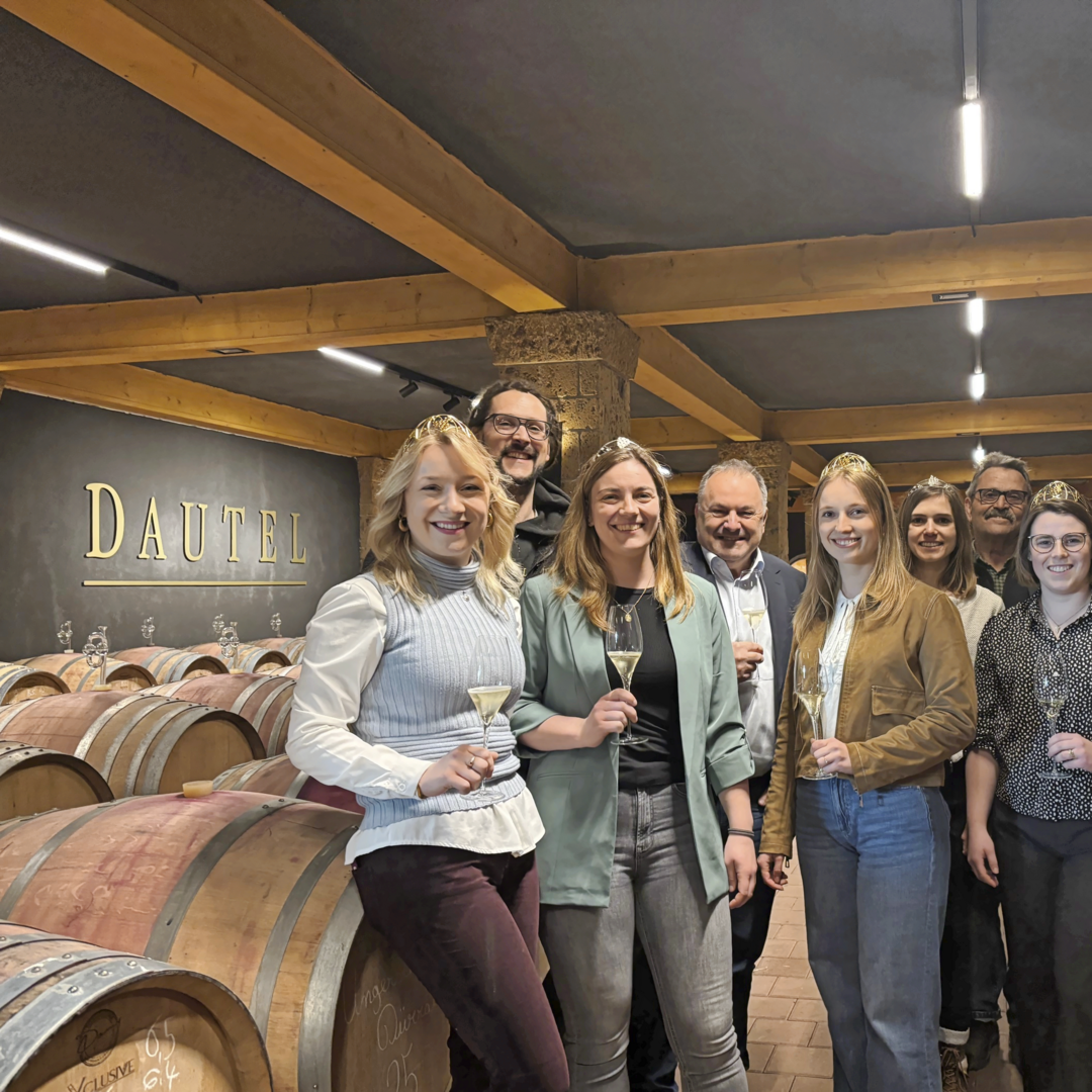 Mit Weinbaupr�sident Dietrich Rembold zu Besuch im Weingut Dautel in B�nnigheim.