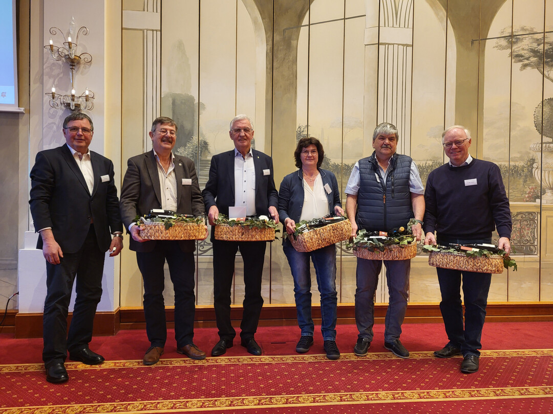 Die Gehhrten (v. l.): Alois Huber, Prof. Joachim Schmid, Edwin Schrank, Petra Steinmann-Gronau, Wolfgang Krapp und Prof. Reinhard Tpfer.