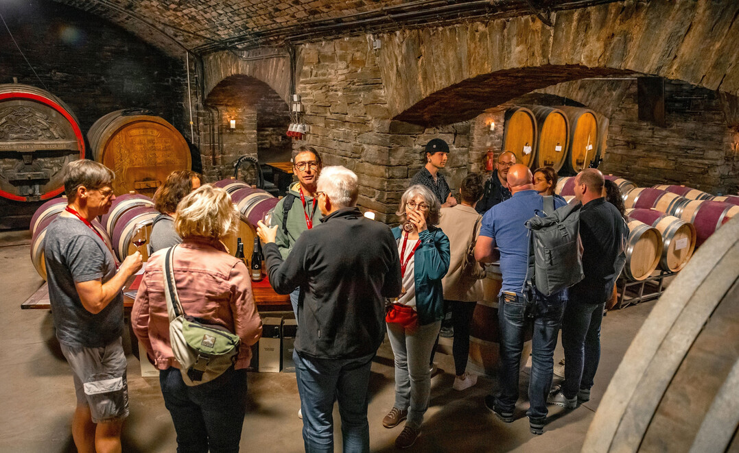 In der Winzergenossenschaft Mayscho-Altenahr erhielten die Besucher Einblicke in den historischen Fasskeller. 