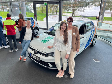 Am 18. April 2024 fand die feierliche bergabe des Fahrzeugs in Wolfsburg statt.