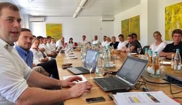 Insbesondere die Arbeit im Weinberg sieht der Winzernachwuchs als Schlsselbaustein fr den Erfolg der Erzeugerbetriebe im hart umkmpften Wettbewerbsumfeld. 