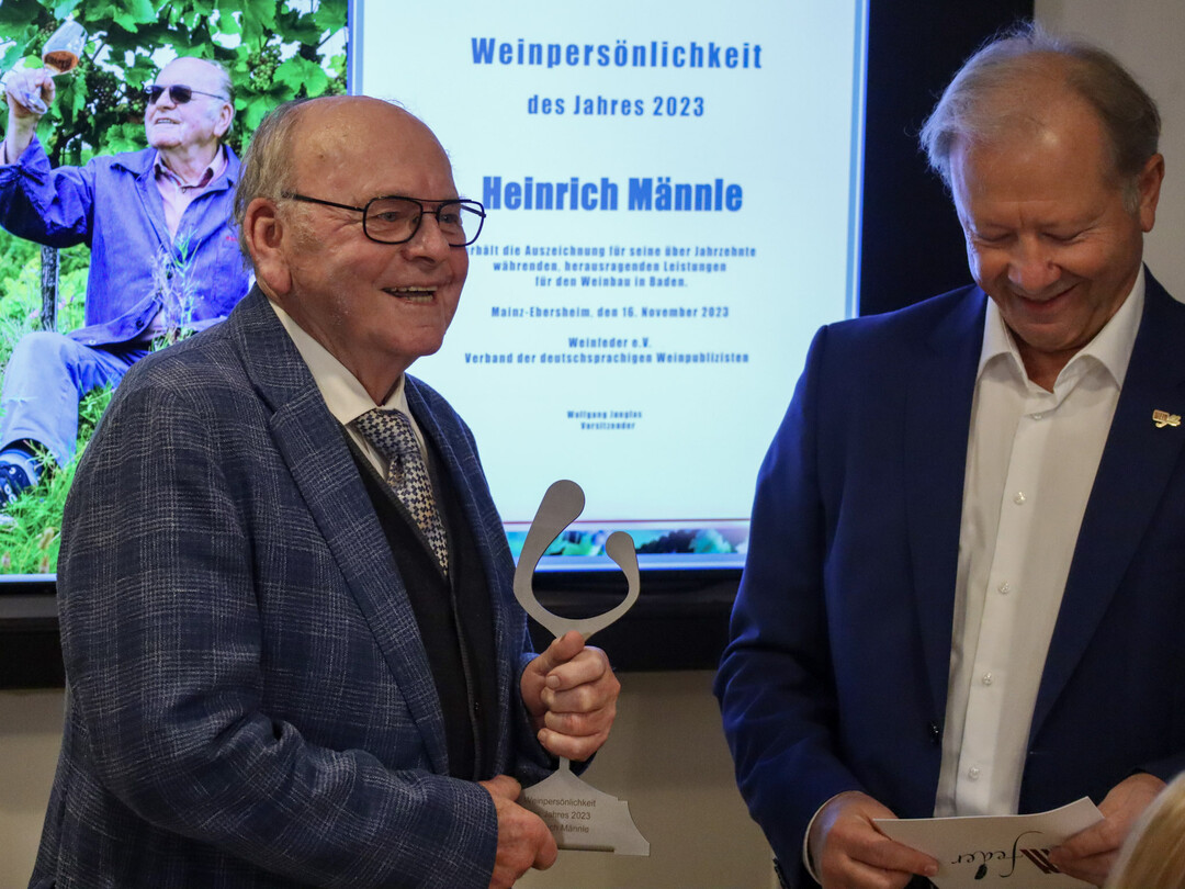 Die Auszeichnung Weinpersnlichkeit des Jahres erhielt Heinrich Mnnle (links) vom Durbacher Weingut Mnnle.