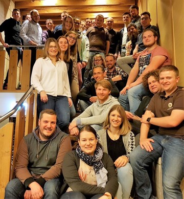 32 Jungwinzerinnen und Jungwinzer zu Gast bei der Winzergemeinschaft Franken eG (GWF) in Kitzingen. Das Jungwinzerforum fand bereits zum fnften Mal statt.