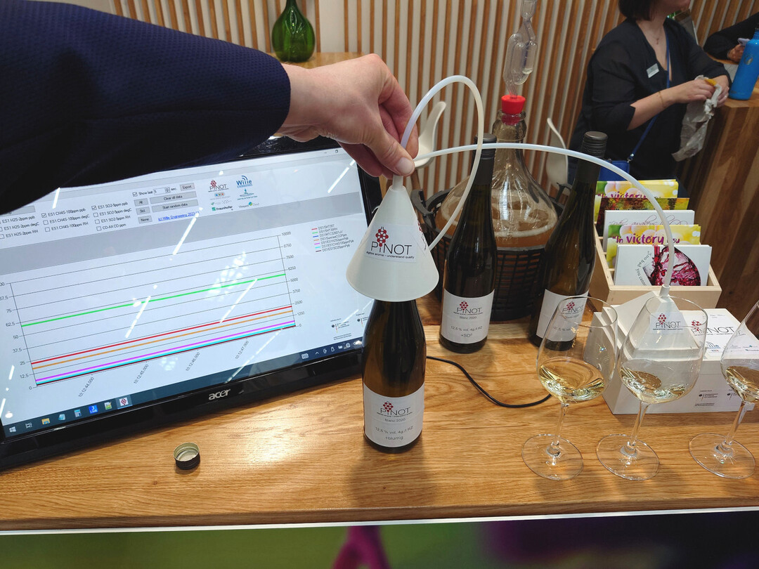 Mit der knstlichen Nase im Projekt Pinot kann die Weinqualitt mittels KI erschnffelt werden.
