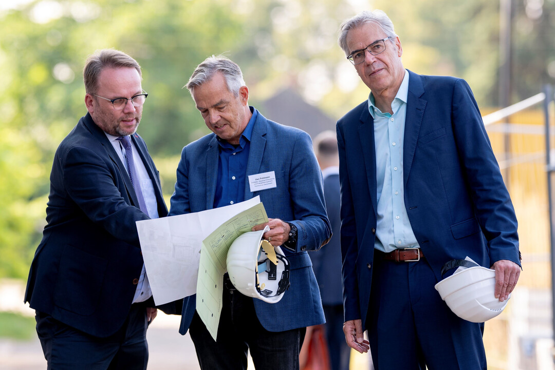 Die Besichtigung der laufenden Neubauprojekte am Campus der Hochschule.