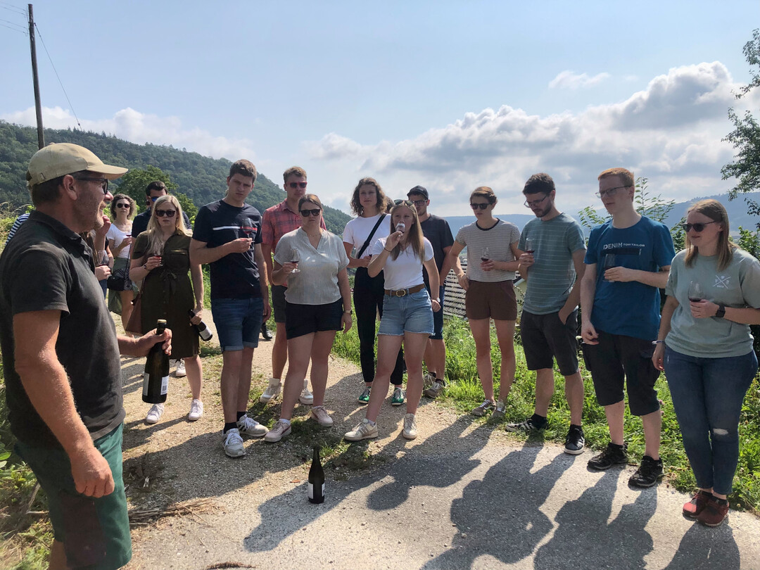 Die Landjugend Wrttemberg-Baden unternahm gemeinsam mit der Landjugend Rheinhessen-Pfalz eine Weinbaulehrfahrt in die Schweiz. 