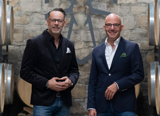 Der neue Vertriebsleiter Eugen Stefanescu (links) mit Hagen H. Rdlin, geschftsfhrender Vorstand der Markgrfler Winzer.