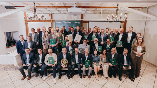 Der Badische Weinbauverband ehrte am 24. Oktober im festlichen Rahmen des Hofguts Lilienhof in Ihringen die besten Winzer und Kellermeister des Jahres 2024.