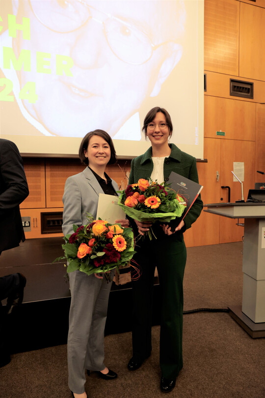 Die beiden Preistrgerinnen (v. l.): Jessica Krau und Leonie Wagner.