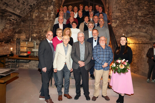 29 Personen der Weinwirtschaft wurden unter anderem fr ihr ehrenamtliches Engagement, ihre herausragende Betriebstreue oder zum Ende der erfolgreichen Berufslaufbahn geehrt. 