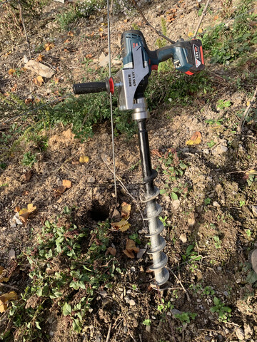 Das System DrillFast basiert auf einem Standard-Akkuschlagbohrer. Fr den Einsatz im Weinbau eignet sich vor allem der Bohrstab mit 80 mm Durchmesser.
