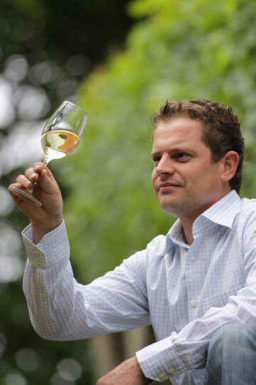 Freut sich ber den kleinen Ritterschlag, drei F im Feinschmecker, Jungwinzer Alexander Laible vom gleichnamigen Weingut aus Durbach.