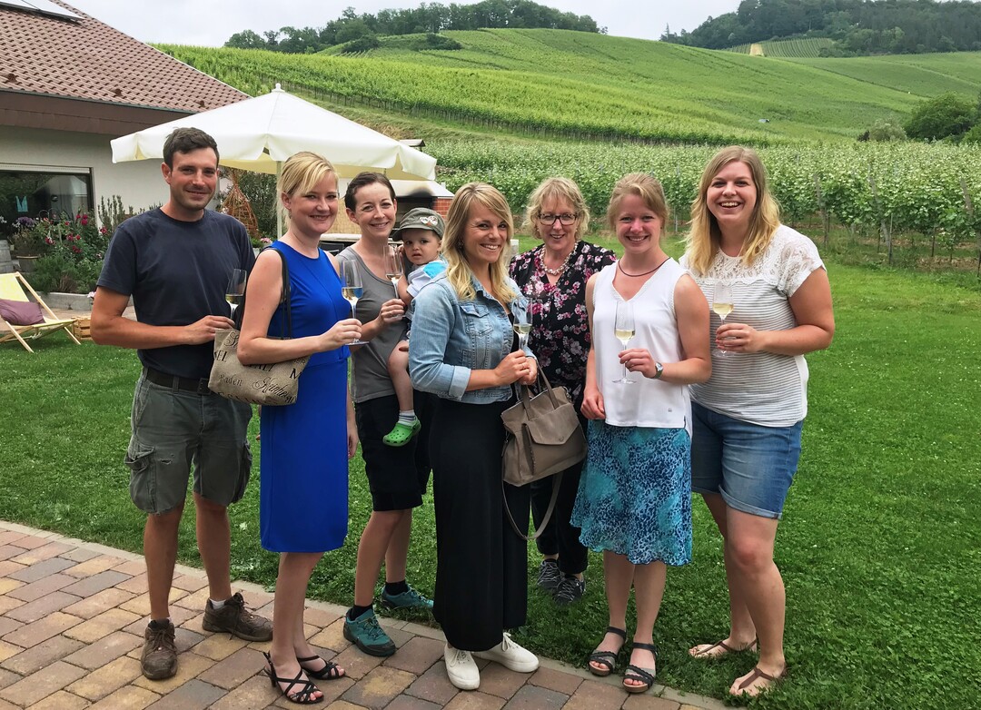 whrend im Weingut Bihlmayer die Weinschwestern fr Gesprchsstoff sorgten.