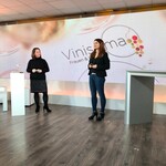 Jennifer Henne-Bartz (links) und Stefanie Dreißigacker bei der Live-Übertragung.