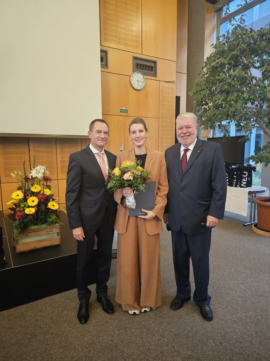 Prof. Dr. Marc Dreler, Preistrgerin Pauline Baumberger-Brand und Ministerprsident a. D. Kurt Beck.
