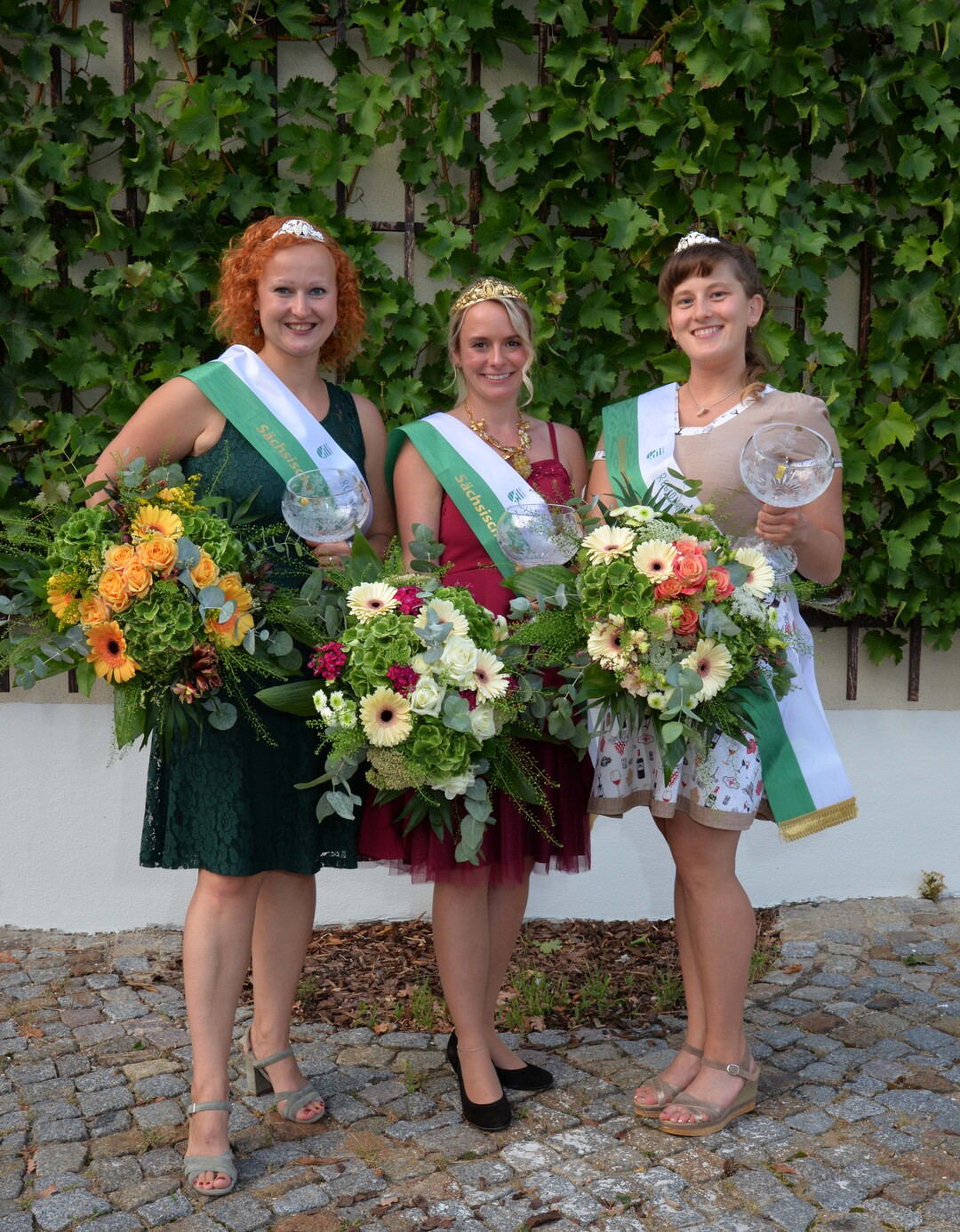 Die Belange der schsischen Weinbauregion liegt nun in den kompetenten Hnden der 34. Schsischen Weinhoheiten.