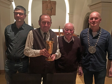  BU:	Die neuen Zunftmeister und ihre Vorgnger. Im Bild von links: Winfried Wald, Robert Braungardt, Karl-Heinz Assmann und Andreas Assmann.