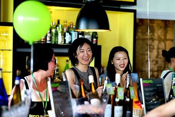 Mit einem Exporterls von 19 Millionen Euro ist China 2017 auf den fnften Platz im Ranking der wichtigsten Exportlnder fr deutsche Weine aufgestiegen. 