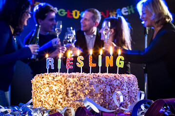 Die bedeutendste Rebsorte Deutschlands, der Riesling, feiert am 13. Mrz Geburtstag.